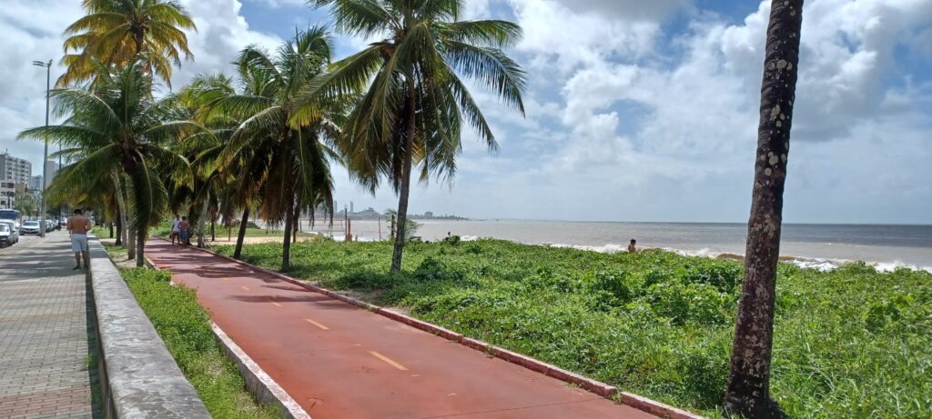 João Pessoa tem belas praias urbanas, como Tambaú, Cabo Branco e Manaíra, que são ótimas para tomar sol, nadar e praticar esportes aquáticos. Aqui, suas férias na Paraíba estão garantidas.