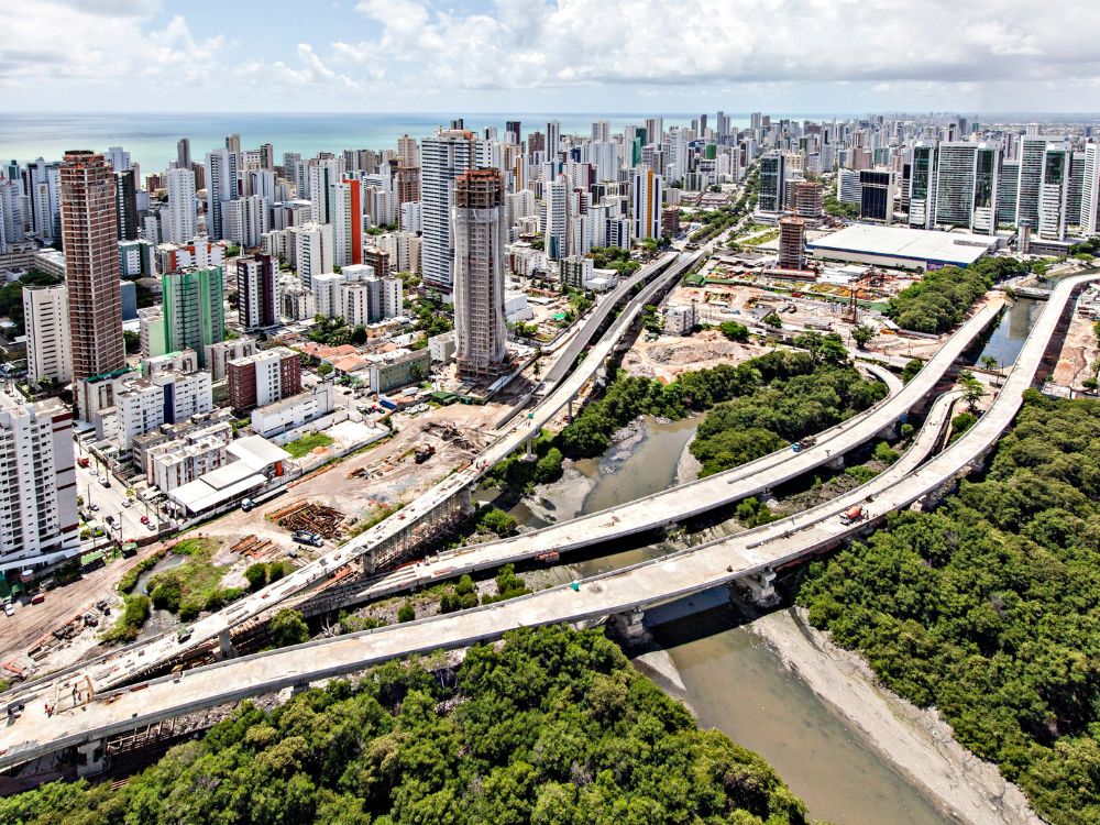 Recife é a capital do Estado, uma cidade cheia de charme e história. Ideal para quem vai passar férias em Pernambuco.