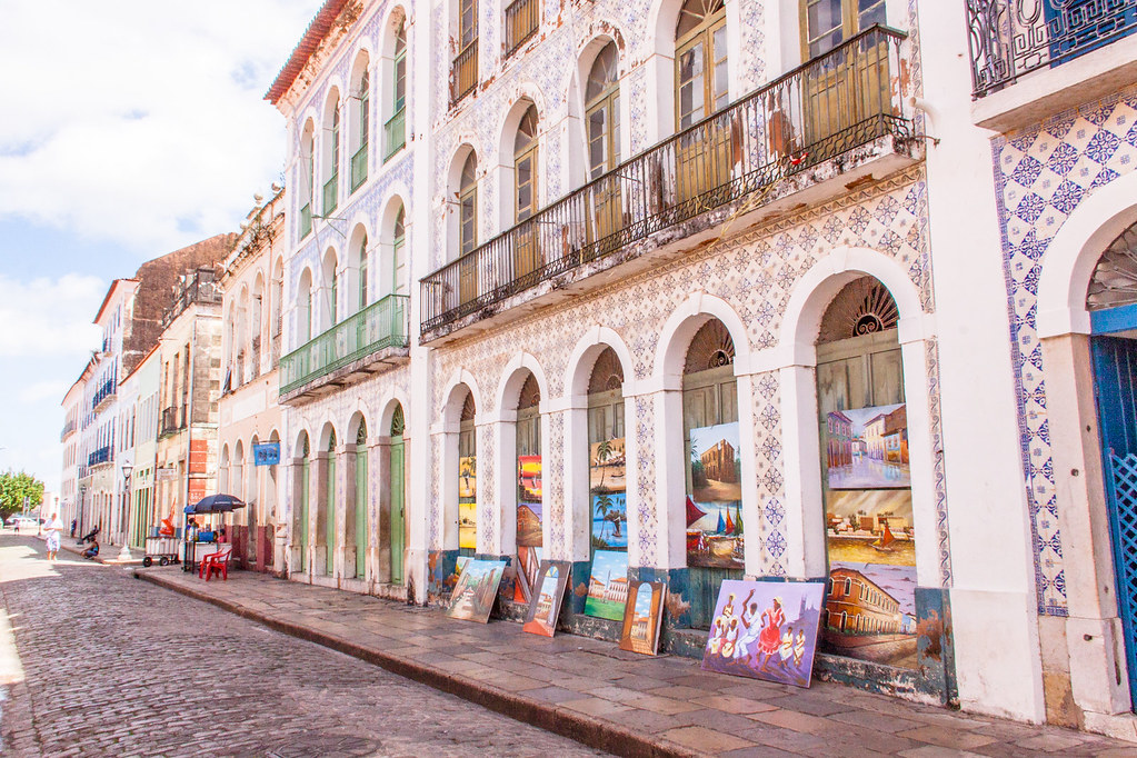 O Centro Histórico de São Luís é considerado Patrimônio Mundial pela UNESCO desde 1997, e abriga mais de 3 mil casarões antigos, muitos deles revestidos por azulejos portugueses coloridos.