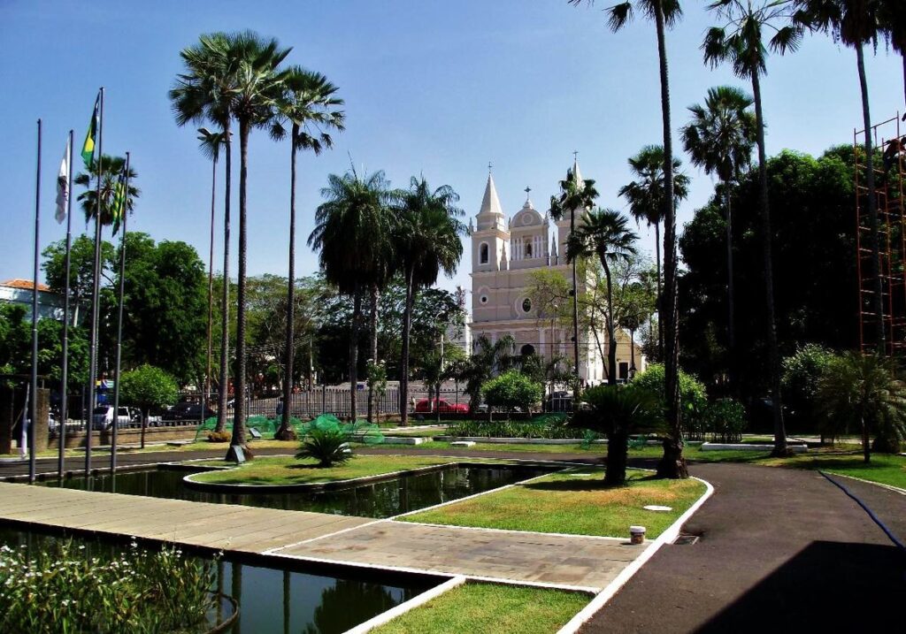 Teresina é conhecida como Cidade Verde, por ter ruas e avenidas arborizadas e muitas áreas verdes. É uma Excelente Porta de Entrada para suas férias no Piauí.