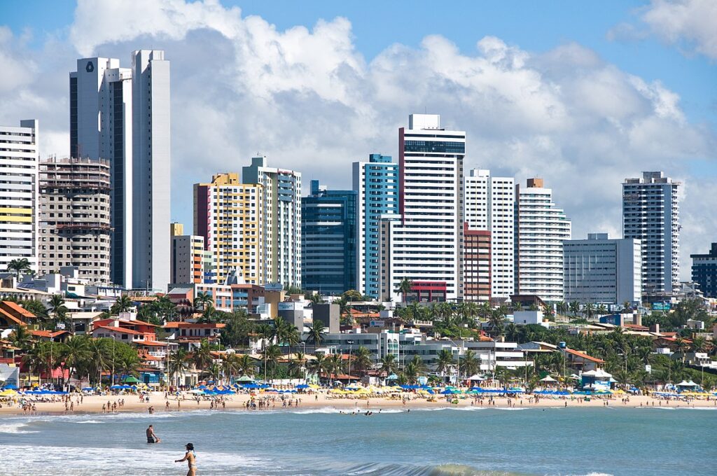 A capital, Natal é o ponto de partida para explorar as belezas do estado e um excelente começo de férias no Rio Grande do Norte.