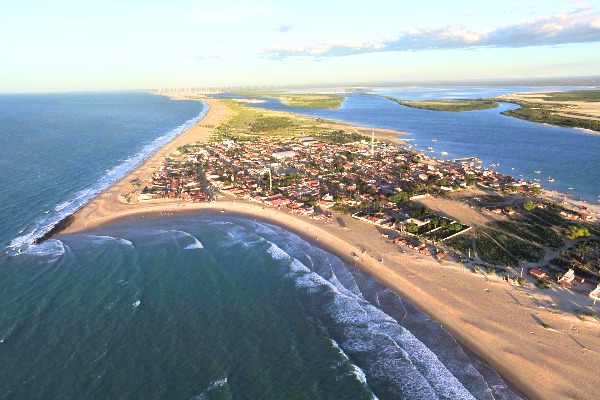 Galinhos é uma península no Rio Grande do Norte, cercada pelo mar e pelo rio.